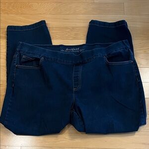 Gloria Vanderbilt dark rinse jeans - All-Around Slimming Effect Pull-on jeans.